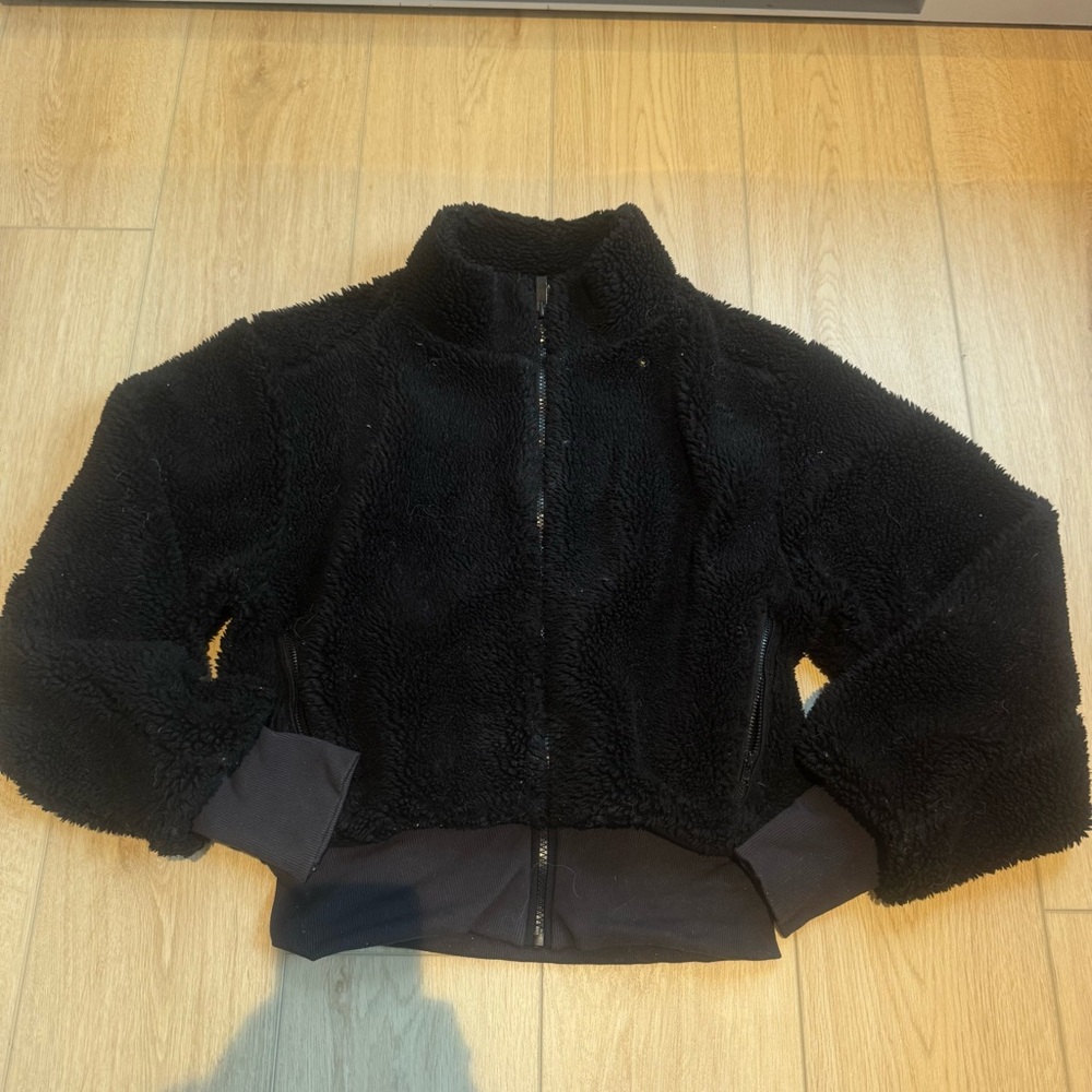 Alo Yoga | Foxy Sherpa Jacket in Black | Size Small